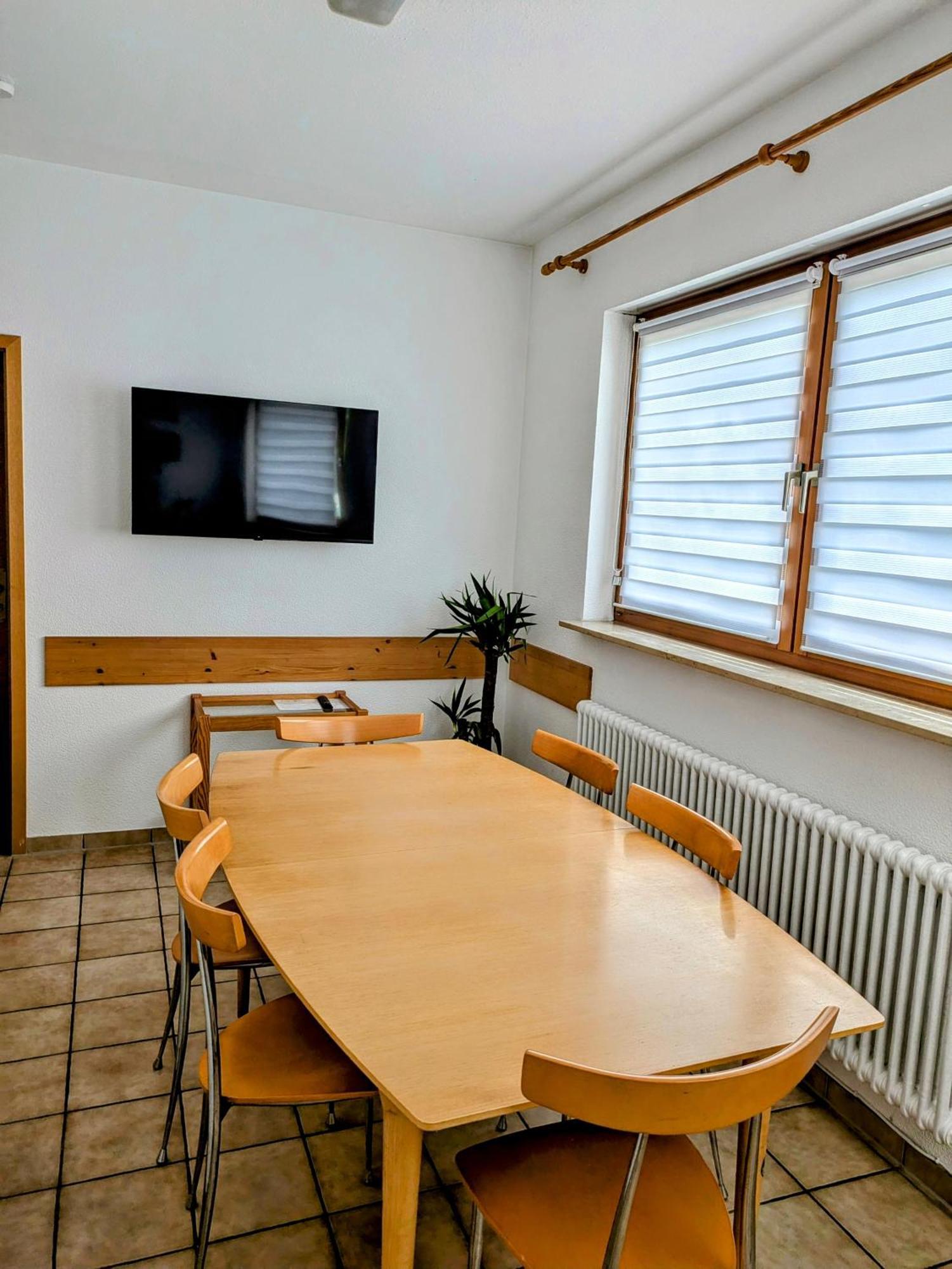 4 Zimmer Geraeumige Und Ruhig Gelegene Ferien- Und Monteurwohnung Nur Fuer Sie Allein Aujvari Vermietungen Spiegelberg Kültér fotó